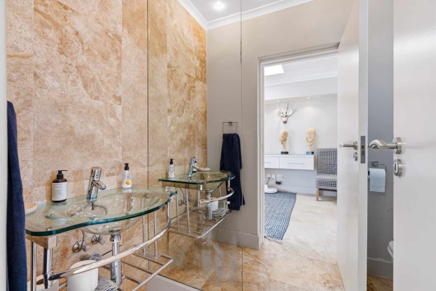 3 Bedroom Property for Sale in Fresnaye Western Cape
